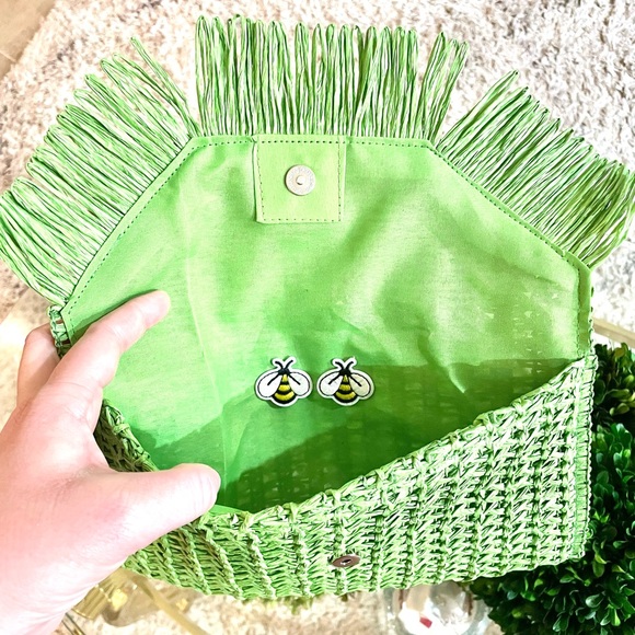 Green Fringe Straw Clutch - Picture 7 of 8